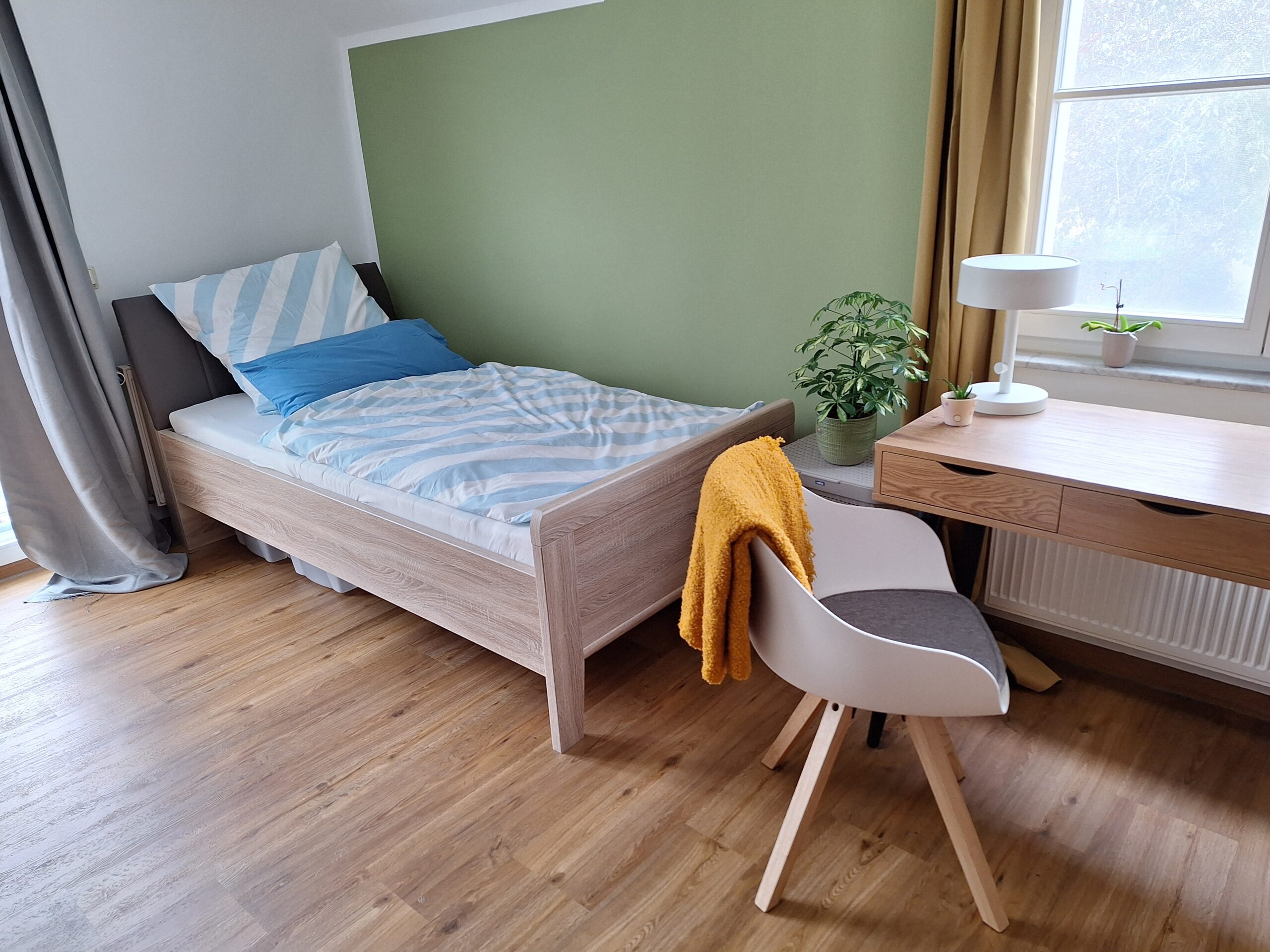 Luca Zimmer Bett Stuhl